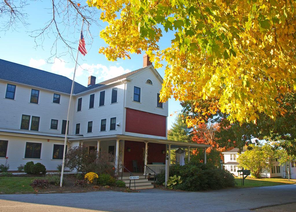 Woodbound Inn Rindge Exterior photo